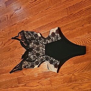 Skylar + Madison Lace Bodysuit size Small